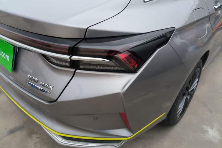 Used Dongfeng Aeolus Yixuan MAX 2021 Super-Efficient Dad Hybrid Edition Exterior 6