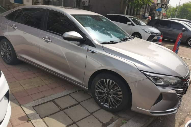 Used Dongfeng Aeolus Yixuan MAX 2021 1.5T Ultra-Stylish Trendsetter Edition Front Right 45 Deg