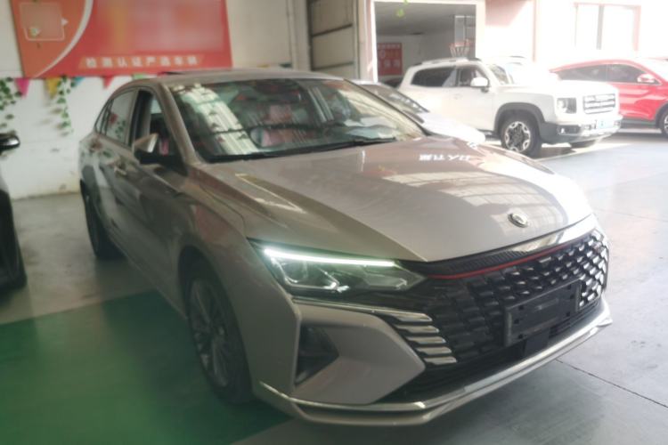 Used Dongfeng Aeolus Yixuan MAX 2021 1.5T Ultra-Stylish Trendsetter Edition Front Right 45 Deg