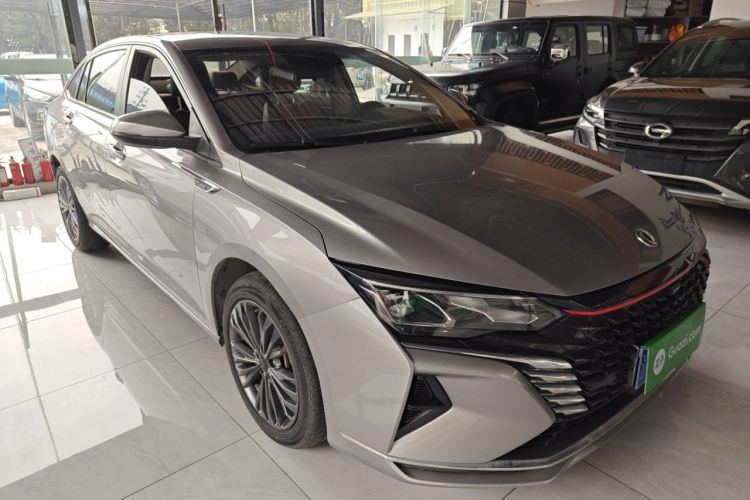 Used Dongfeng Aeolus Yixuan MAX 2021 1.5T Ultra-Stylish Trendsetter Edition Front Right 45 Deg