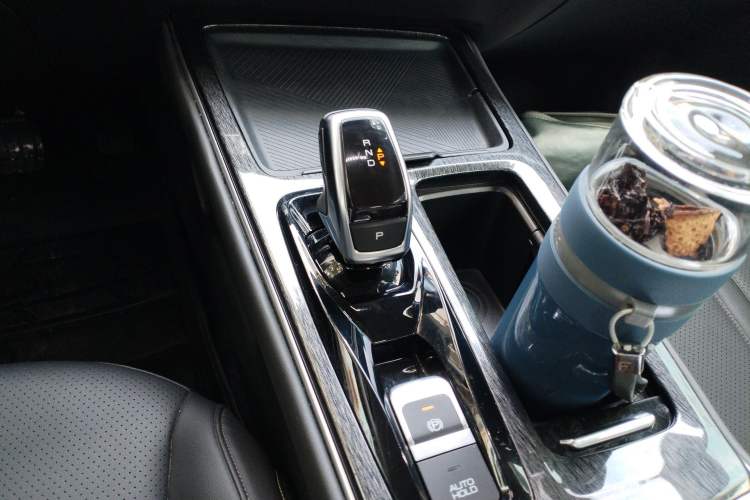 Used Dongfeng Aeolus Yixuan MAX 2021 Super-Efficient Dad Hybrid Edition Gear Lever