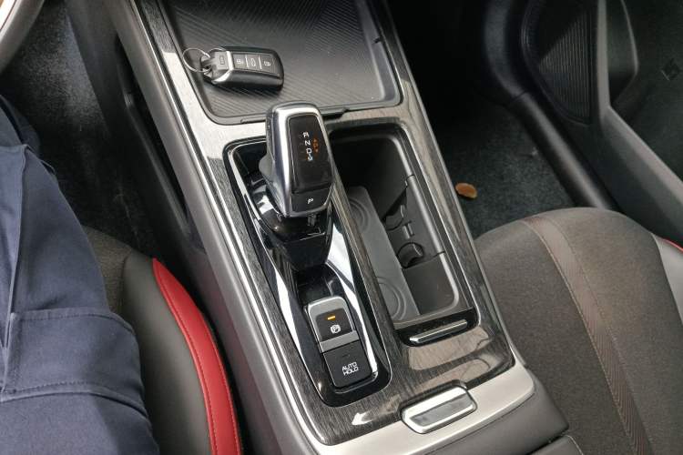 Used Dongfeng Aeolus Yixuan MAX 2021 1.5T Super-Powered Dad Edition Gear Lever