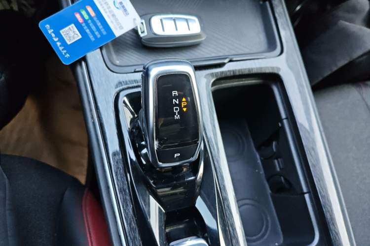 Used Dongfeng Aeolus Yixuan MAX 2021 1.5T Super-Powered Dad Edition Gear Lever