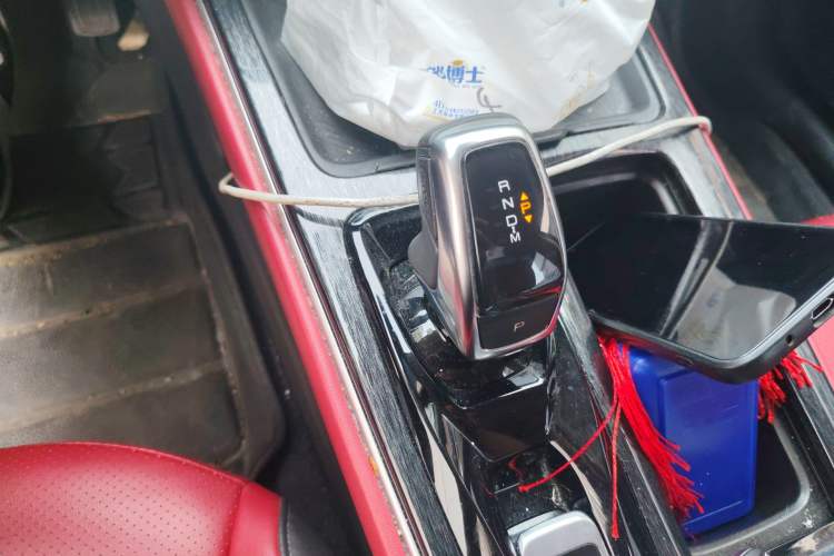 Used Dongfeng Aeolus Yixuan MAX 2021 1.5T Ultra-Stylish Trendsetter Edition Gear Lever