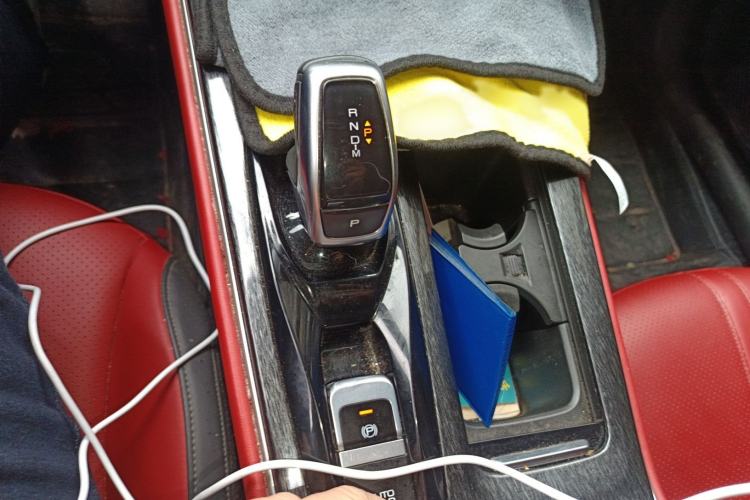 Used Dongfeng Aeolus Yixuan MAX 2021 1.5T Ultra-Stylish Trendsetter Edition Gear Lever