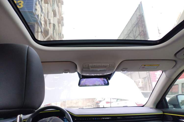 Used Dongfeng Aeolus Yixuan MAX 2021 Super-Efficient Dad Hybrid Edition Headliner
