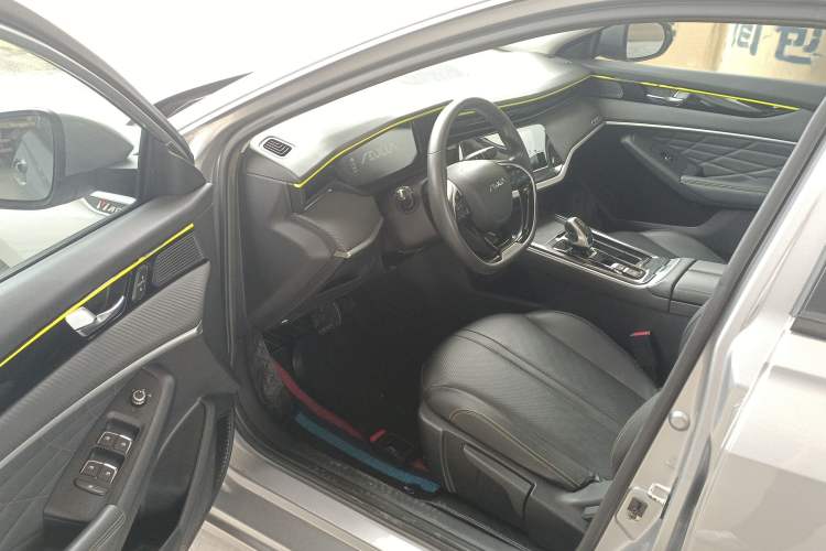 Used Dongfeng Aeolus Yixuan MAX 2021 Super-Efficient Dad Hybrid Edition Interior 3