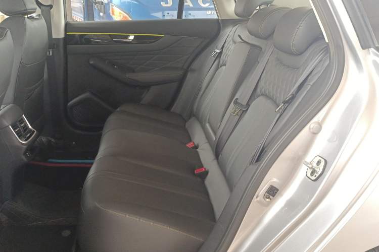 Used Dongfeng Aeolus Yixuan MAX 2021 Super-Efficient Dad Hybrid Edition Interior 4