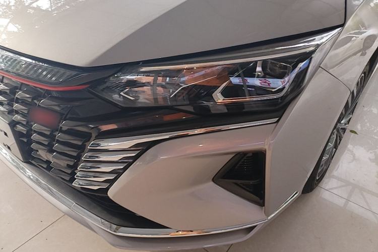 Used Dongfeng Aeolus Yixuan MAX 2021 1.5T Super-Powered Dad Edition Left Front Headlight