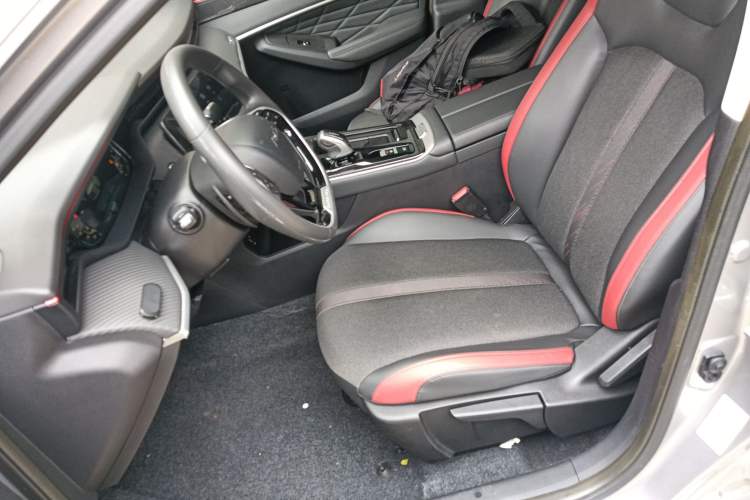 Used Dongfeng Aeolus Yixuan MAX 2021 1.5T Super-Powered Dad Edition Left Front Seat