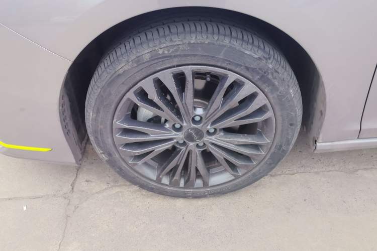 Used Dongfeng Aeolus Yixuan MAX 2021 Super-Efficient Dad Hybrid Edition Left Front Wheel Hub