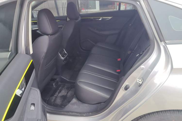 Used Dongfeng Aeolus Yixuan MAX 2021 Super-Efficient Dad Hybrid Edition Left Rear Seat
