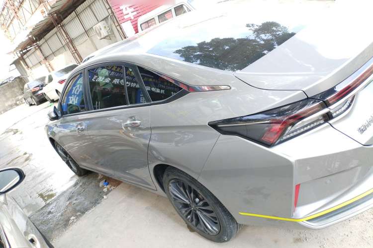 Used Dongfeng Aeolus Yixuan MAX 2021 Super-Efficient Dad Hybrid Edition Left Side