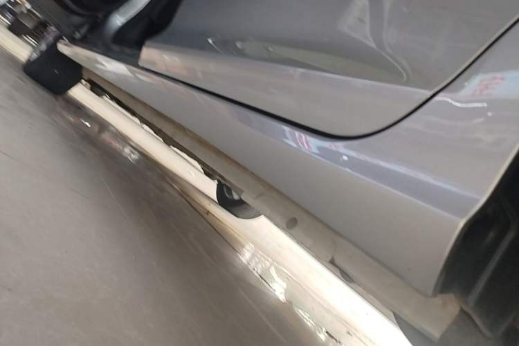 Used Dongfeng Aeolus Yixuan MAX 2021 1.5T Super-Powered Dad Edition Left Side Sill