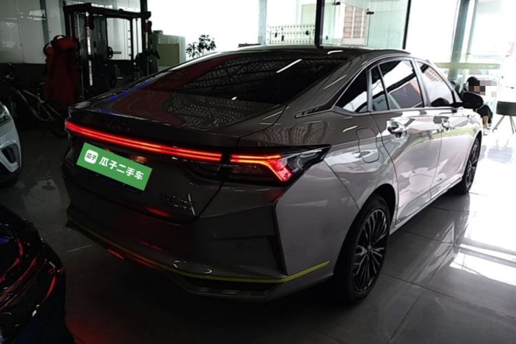 Used Dongfeng Aeolus Yixuan MAX 2021 Super-Efficient Dad Hybrid Edition Rear Right 45 Deg