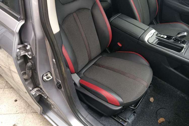 Used Dongfeng Aeolus Yixuan MAX 2021 1.5T Super-Powered Dad Edition Right Front Seat