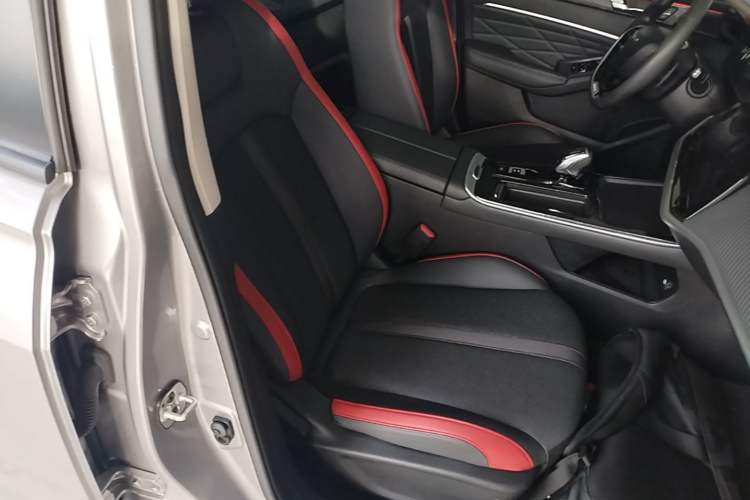 Used Dongfeng Aeolus Yixuan MAX 2021 1.5T Super-Powered Dad Edition Right Front Seat
