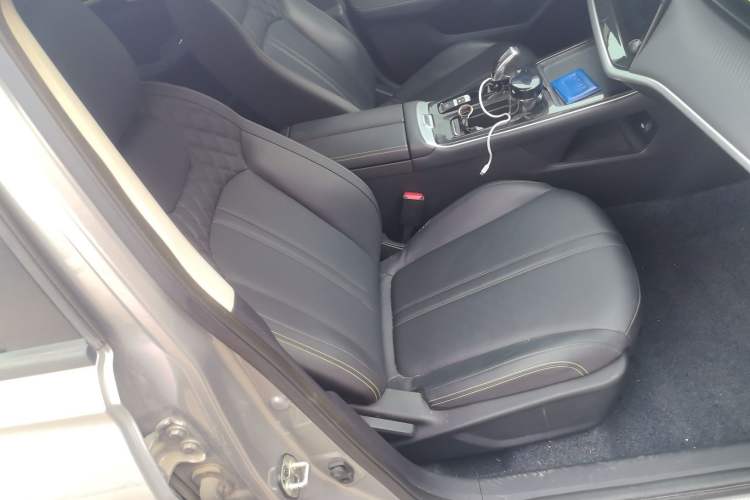 Used Dongfeng Aeolus Yixuan MAX 2021 Super-Efficient Dad Hybrid Edition Right Front Seat