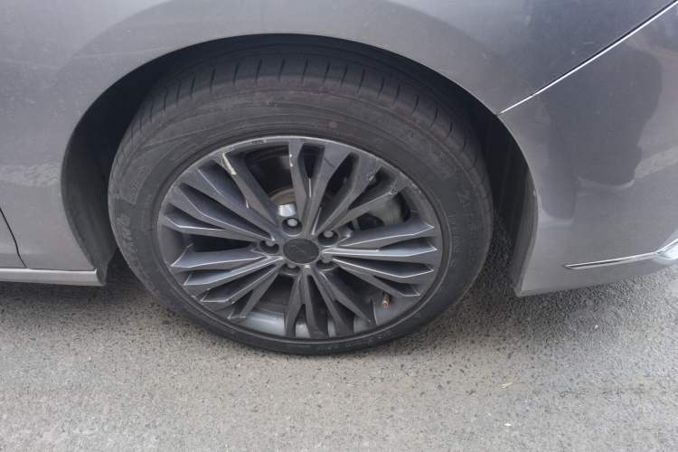 Used Dongfeng Aeolus Yixuan MAX 2021 1.5T Ultra-Stylish Trendsetter Edition Right Front Wheel Hub