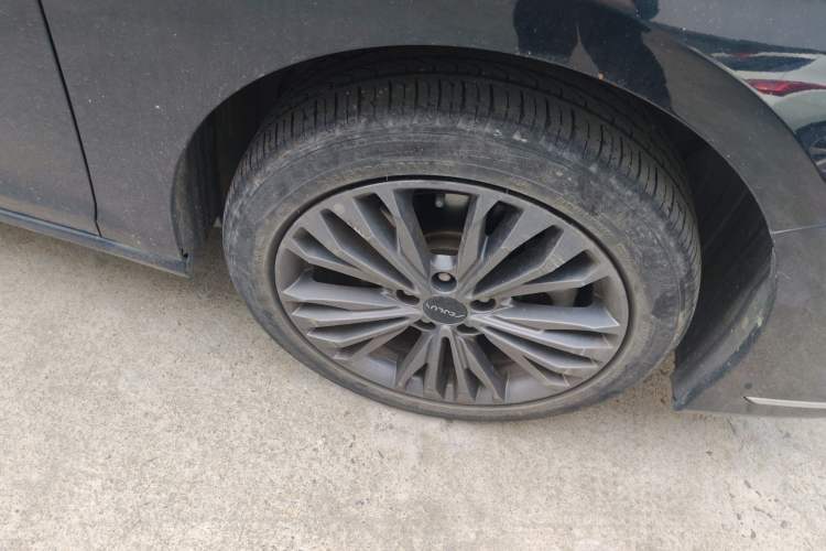 Used Dongfeng Aeolus Yixuan MAX 2021 1.5T Ultra-Stylish Trendsetter Edition Right Front Wheel Hub