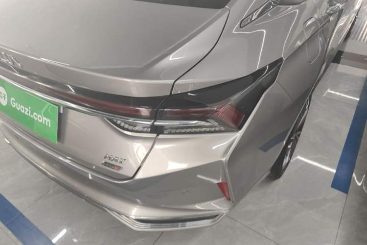 Used Dongfeng Aeolus Yixuan MAX 2021 1.5T Super-Powered Dad Edition Right Rear Taillight
