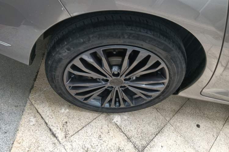 Used Dongfeng Aeolus Yixuan MAX 2021 1.5T Super-Powered Dad Edition Right Rear Wheel Hub