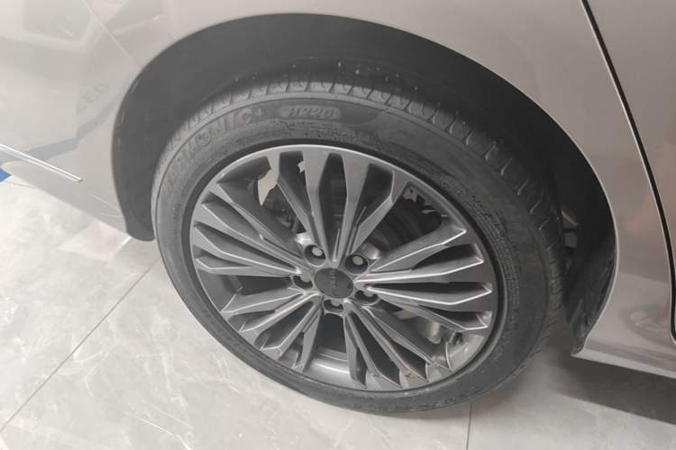 Used Dongfeng Aeolus Yixuan MAX 2021 1.5T Super-Powered Dad Edition Right Rear Wheel Hub