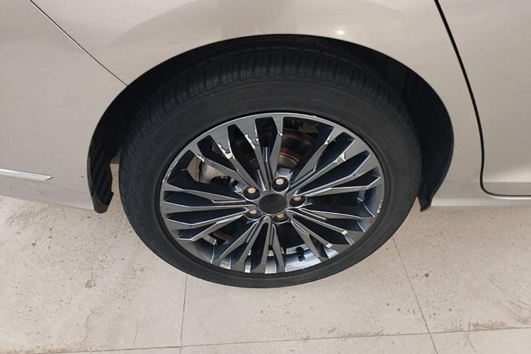 Used Dongfeng Aeolus Yixuan MAX 2021 1.5T Super-Powered Dad Edition Right Rear Wheel Hub