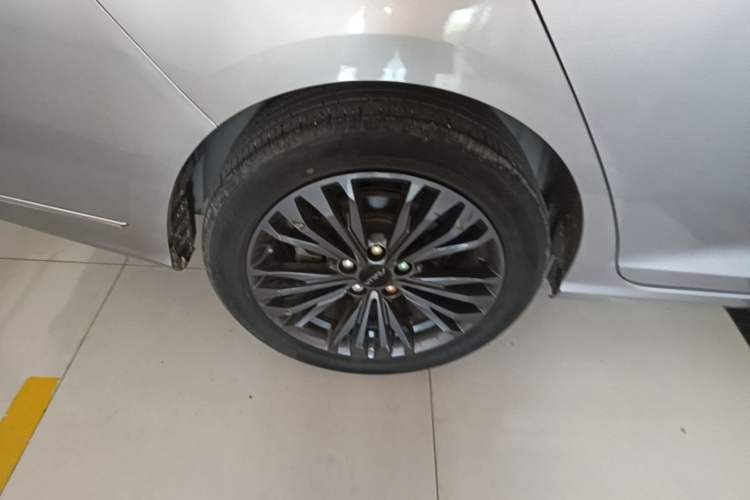 Used Dongfeng Aeolus Yixuan MAX 2021 1.5T Ultra-Stylish Trendsetter Edition Right Rear Wheel Hub