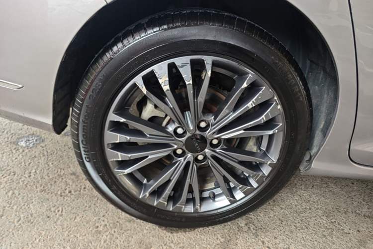 Used Dongfeng Aeolus Yixuan MAX 2021 1.5T Super-Powered Dad Edition Right Rear Wheel Hub