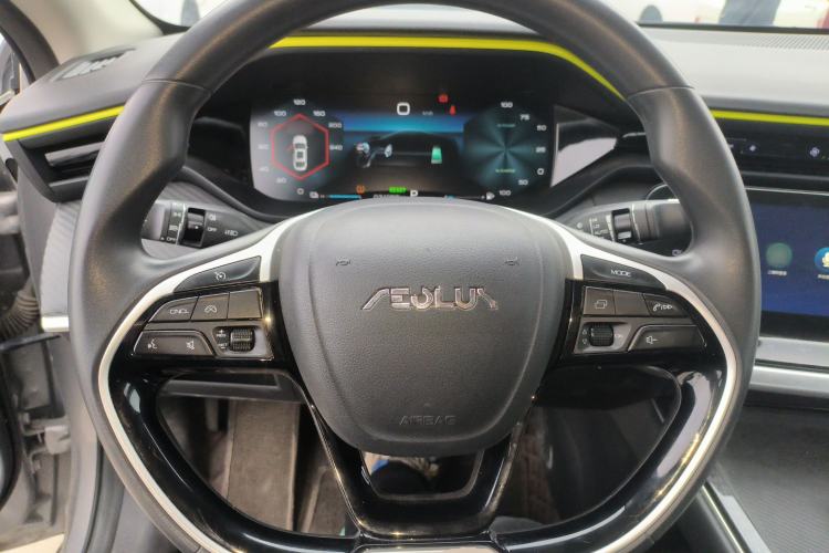 Used Dongfeng Aeolus Yixuan MAX 2021 Super-Efficient Dad Hybrid Edition Steering Wheel