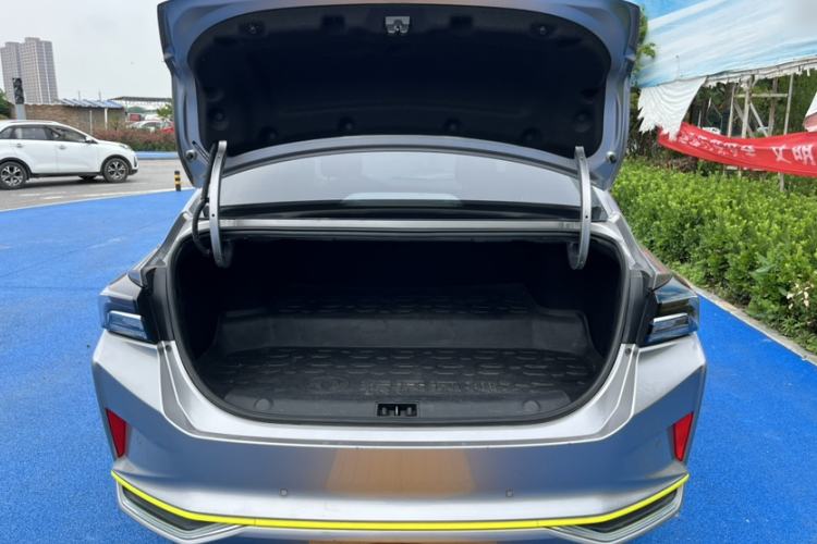 Used Dongfeng Aeolus Yixuan MAX 2021 Super-Efficient Dad Hybrid Edition Trunk