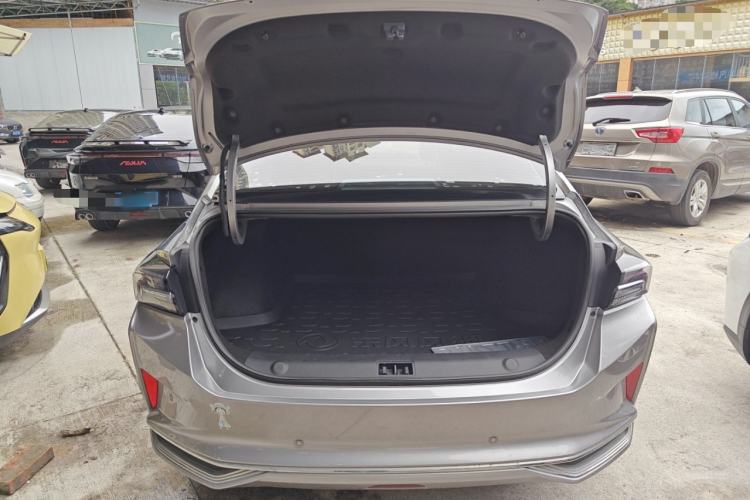 Used Dongfeng Aeolus Yixuan MAX 2021 1.5T Ultra-Stylish Trendsetter Edition Trunk