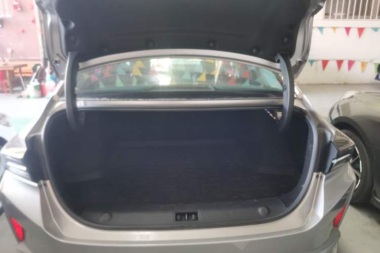 Used Dongfeng Aeolus Yixuan MAX 2021 1.5T Ultra-Stylish Trendsetter Edition Trunk