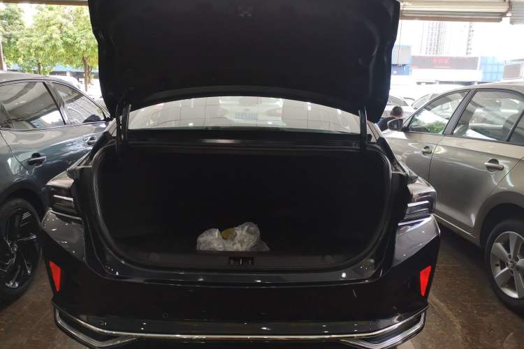 Used Dongfeng Aeolus Yixuan MAX 2021 1.5T Super-Powered Dad Edition Trunk