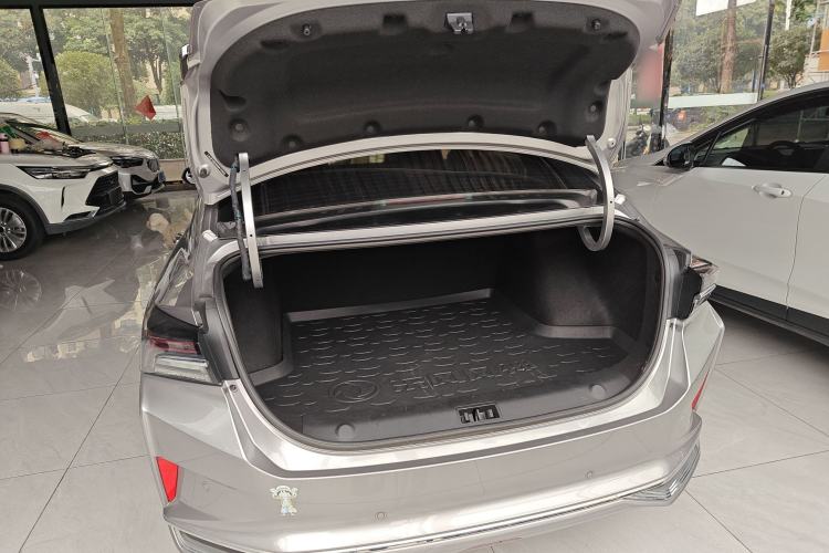 Used Dongfeng Aeolus Yixuan MAX 2021 1.5T Ultra-Stylish Trendsetter Edition Trunk