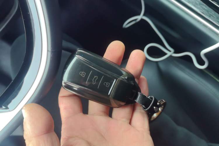 Used Dongfeng Aeolus Yixuan MAX 2021 Super-Efficient Dad Hybrid Edition Vehicle Key