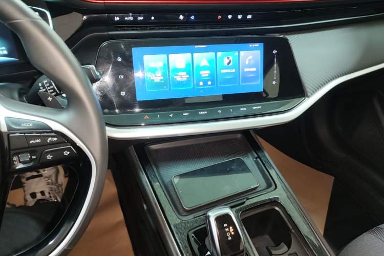 Used Dongfeng Aeolus Yixuan MAX 2021 1.5T Super-Powered Dad Edition Audio And AC Panel