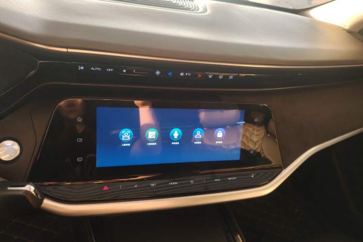 Used Dongfeng Aeolus Yixuan MAX 2021 1.5T Super Cool Dad Edition Audio And AC Panel