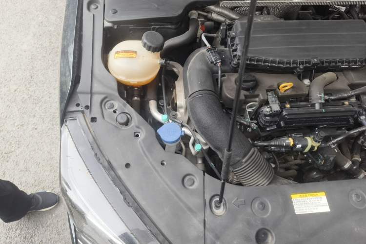 Used Dongfeng Aeolus Yixuan MAX 2021 1.5T Super-Powered Dad Edition Engine Bay Right