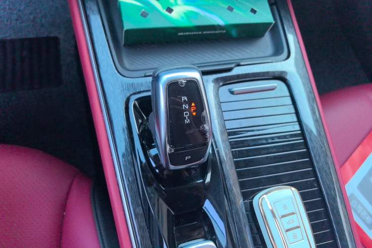 Used Dongfeng Aeolus Yixuan MAX 2021 1.5T Ultra-Stylish Trendsetter Edition Gear Lever