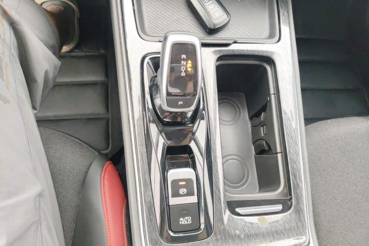 Used Dongfeng Aeolus Yixuan MAX 2021 1.5T Super-Powered Dad Edition Gear Lever