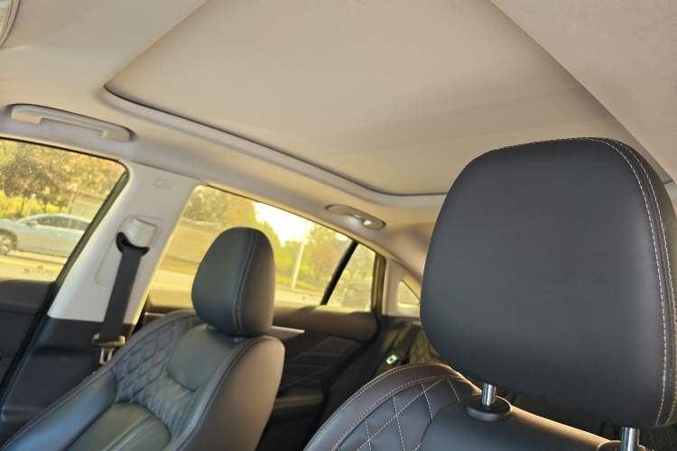 Used Dongfeng Aeolus Yixuan MAX 2021 1.5T Super Cool Dad Edition Headliner