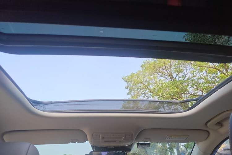 Used Dongfeng Aeolus Yixuan MAX 2021 Super-Efficient Dad Hybrid Edition Headliner