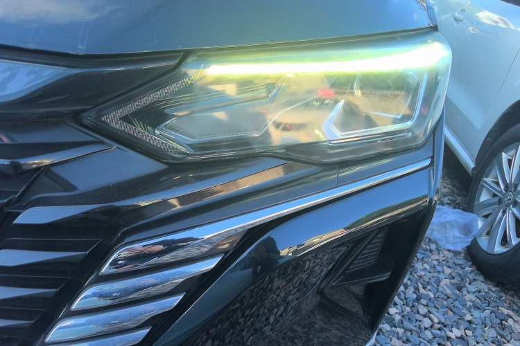 Used Dongfeng Aeolus Yixuan MAX 2021 1.5T Ultra-Stylish Trendsetter Edition Left Front Headlight