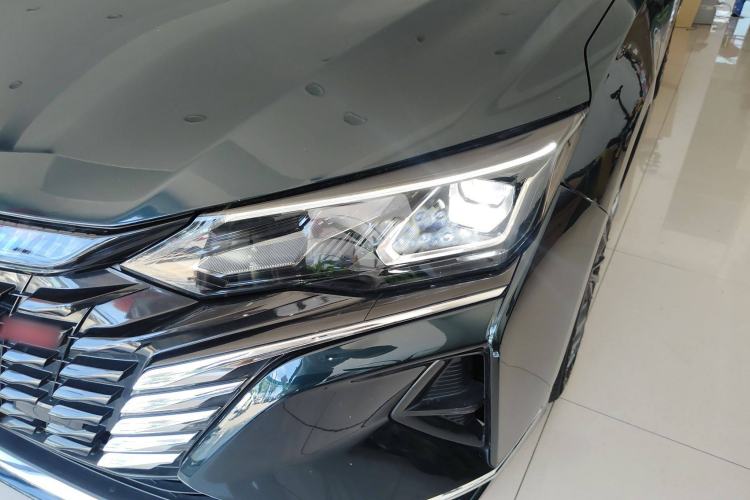 Used Dongfeng Aeolus Yixuan MAX 2021 1.5T Super-Powered Dad Edition Left Front Headlight