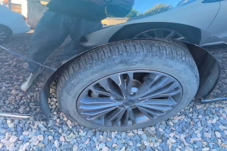 Used Dongfeng Aeolus Yixuan MAX 2021 1.5T Ultra-Stylish Trendsetter Edition Left Front Wheel Hub