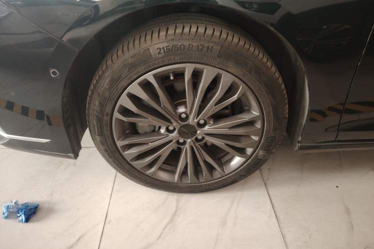 Used Dongfeng Aeolus Yixuan MAX 2021 1.5T Super Cool Dad Edition Left Front Wheel Hub