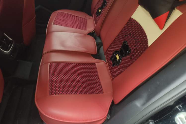 Used Dongfeng Aeolus Yixuan MAX 2021 1.5T Super-Powered Dad Edition Left Rear Seat