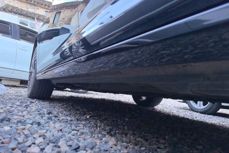Used Dongfeng Aeolus Yixuan MAX 2021 1.5T Ultra-Stylish Trendsetter Edition Left Side Sill